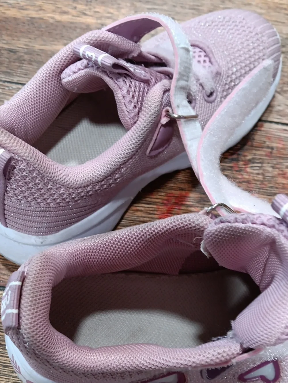 Kids Lightweight Slip-On Sneakers in Dusty Pink
